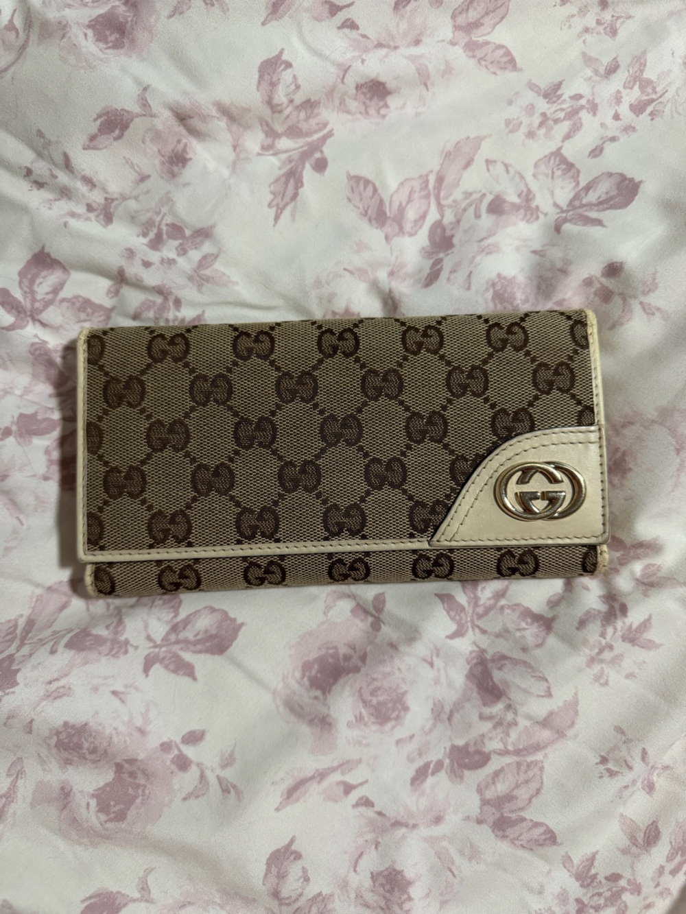 Gucci GG Supreme Canvas Long Wallet Beige and White